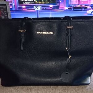 Micheal Kors pocketbook